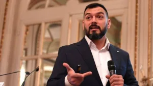 El economista Álvarez Agis propuso una reforma tributaria: de qué se trata