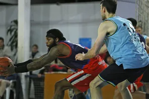 Inicio de cuartos de final en la A con triunfos de Alumni, Red Star y Tiro Suizo