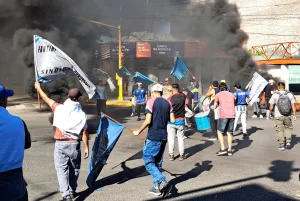 Protesta de trabajadores del frigorífico Euro en Villa Gobernador Gálvez