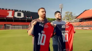El famoso streamer Ibai Llanos vino a Rosario, visitó el Coloso y se puso la camiseta de Newell's