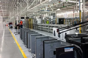 La avalancha china profundiza el rojo comercial y destruye industrias: cierres, despidos y alarma por la apertura importadora