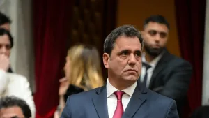 Milei nombró a su ex ministro del Interior Lisandro Catalán en YPF: cobrará un sueldo de 140 millones de pesos