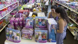 Navidad con precios por las nubes: los juguetes en Argentina cuestan hasta el doble que en países vecinos