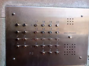 Default en coquetos consorcios: investigan a la administradora y a la vez presidenta del club Old Resian