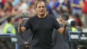 Ramon Díaz, DT de Internacional.