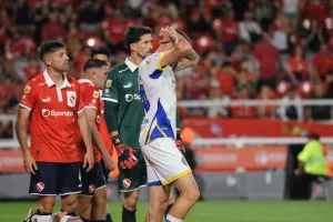 Chau invicto: Central perdió con Independiente por la mínima y también a Malcorra, que fue expulsado al término del partido