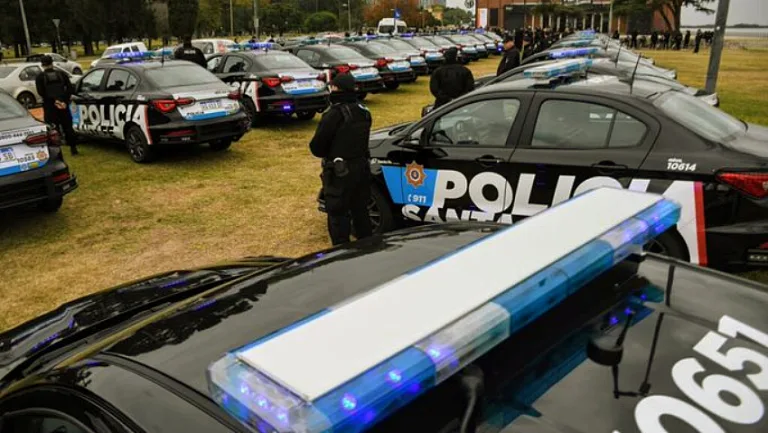 Detuvieron a tres ex jefes policiales de Rosario por la red de fraude millonario con el combustible de patrulleros