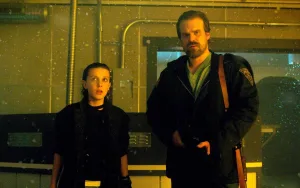 “Stranger Things”: Millie Bobby Brown denunció a David Harbour por acoso psicológico y maltratos en el set