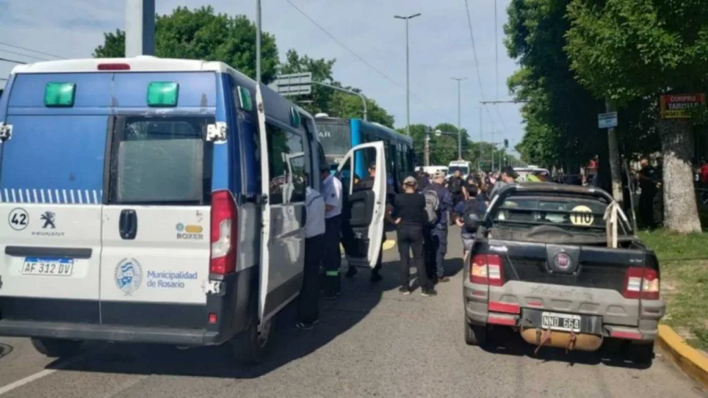 Tragedia en barrio Belgrano: una joven ciclista murió tras ser atropellada por un colectivo