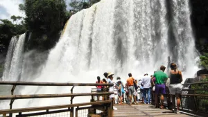 Lo que dejó el último fin de semana largo del año: alta ocupación, pero poco consumo