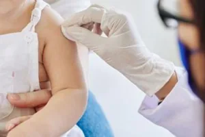 No vacunarse expone a toda la población a enfermedades inmunoprevenibles