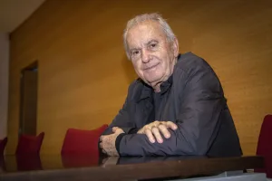 Víctor Manuel, sobre el avance de la derecha: “Los jóvenes que echan de menos una dictadura no saben lo que dicen”