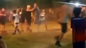 Gresca en un partido de fútbol infantil