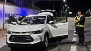 Lo detienen en una camioneta