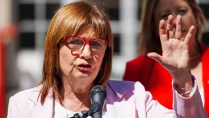 Bullrich denunció a “Chiqui" Tapia y Toviggino ante la CONMEBOL