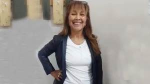 Cae abogada que citaba a incautos por Tinder, les convidaba “mates de los sueños” y los desvalijaba