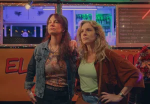 “El tiempo de las moscas”, la serie protagonizada por Nancy Dupláa y Carla Peterson, llega a Netflix