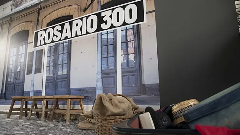 Estación Rosario 300: más de 10 mil personas ya vivieron la experiencia inmersiva en uno de los galpones de la Franja del Río