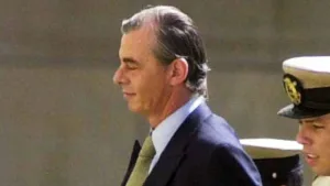 Condenan al banquero Carlos Rohm