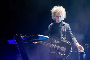 Tristeza: a los 65 años, y tras una breve enfermedad, murió el guitarrista de The Cure, Perry Bamonte