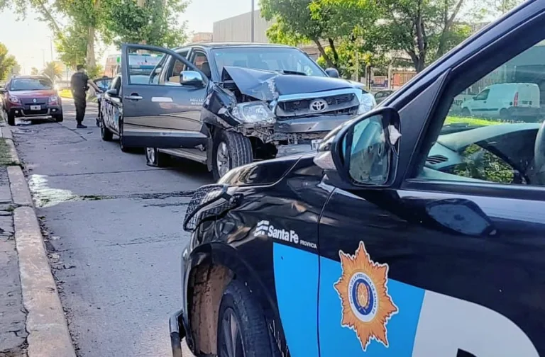 Fuerte choque tras persecución policial en zona sur: un conductor dio positivo en alcoholemia