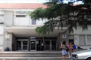 Balearon a un adolescente de 13 años en la calle y tuvo que ser internado