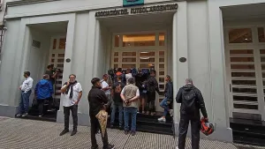 Gobierno contra Chiqui Tapia: allanamientos en distintas sedes de la AFA y en Racing, Independiente y San Lorenzo por la causa Sur Finanzas