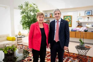 Reservas en la mira: el FMI vuelve a marcarle el paso a la Argentina