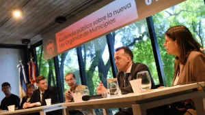 Audiencia en Rosario por la ley orgánica de municipios. diciembre 2025
