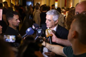 57 velitas, 57 años de orgullo: ¡Feliz cumpleaños, UNR!