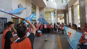 Bancarios se movilizaron por despidos en el Nuevo Banco de Santa Fe