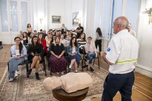 Rosario cardioprotegida: Salud Pública instaló un desfibrilador en el Palacio Municipal