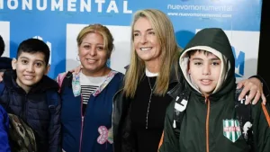 la presidenta del Concejo Municipal, María Eugenia Schmuck