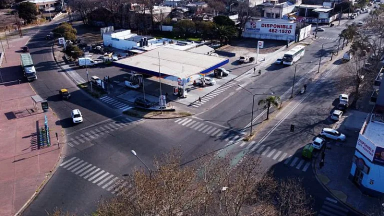 Estación de Servicio de 27 de Febrero y Maipú
