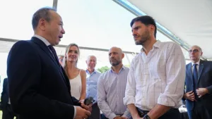 el gobernador Maximiliano Pullaro