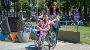 Feria cultural en plaza Pringles por el Día Internacional de las Personas con Discapacidad