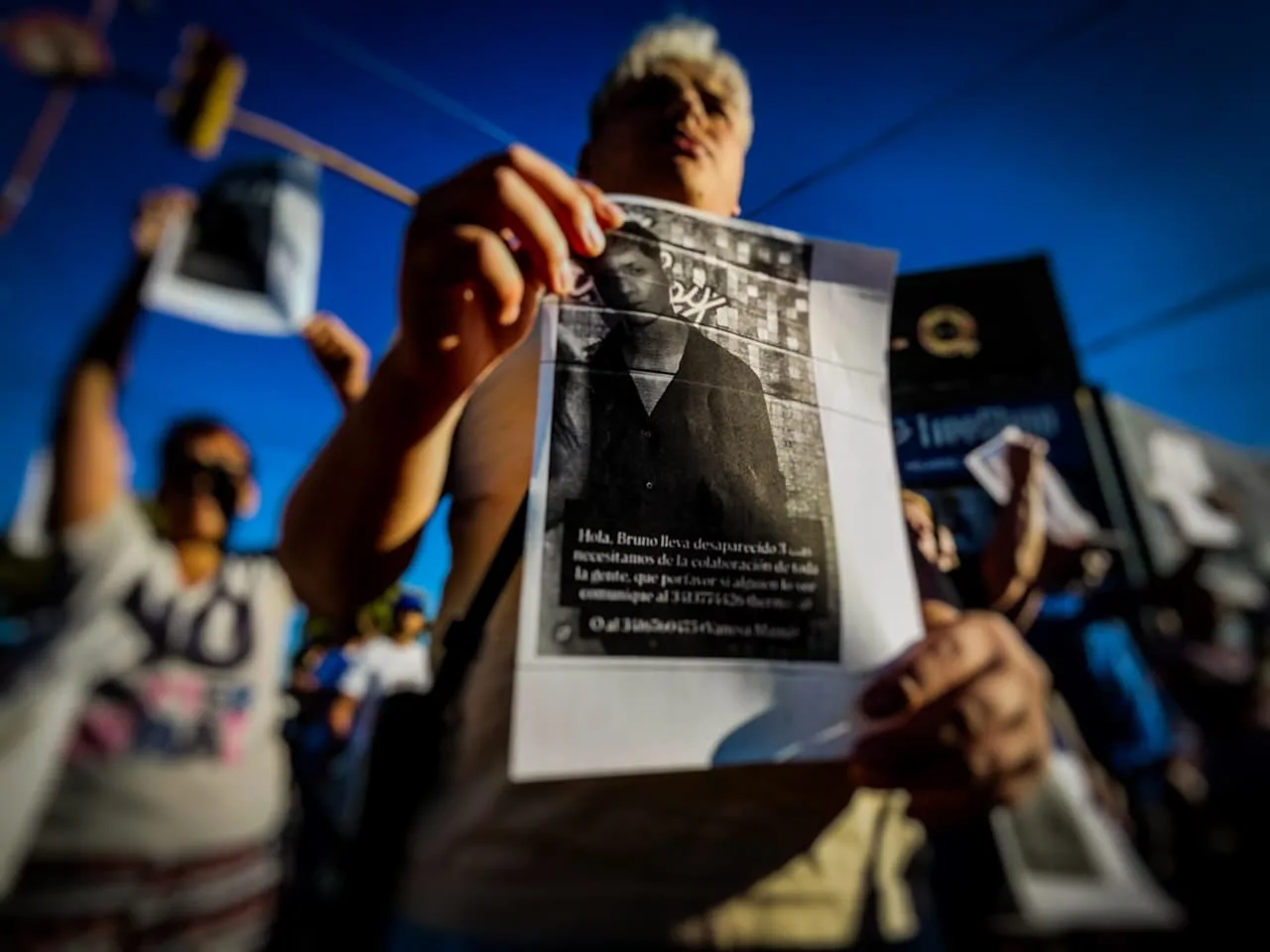 Masiva marcha para pedir por la aparición de Bruno, el joven que es buscado de forma desesperada por su familia desde hace 5 días