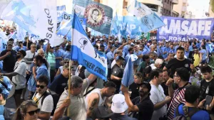 Masiva convocatoria en Rosario contra la reforma laboral que impulsa el gobierno de Milei
