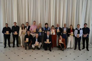 Actualización salarial: Milei evalúa el aumento para ministros y secretarios tras dos años de congelamiento