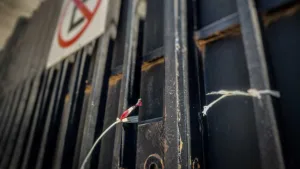 Encontraron el cuerpo de una mujer en la pileta de una casa de Villa Gobernador Gálvez