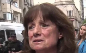 El incidente con Vilma Ripoll en el Congreso: se tiró sobre el auto de Milei