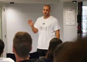 Nicolás Loureiro trabajó con los entrenadores rosarinos y este jueves les toca a los jugadores