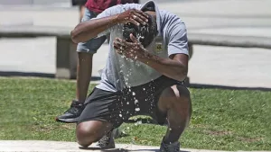 Viernes con calor y cielo algo nublado