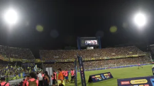 Estreno de luminaria en el Gigante y reconocimiento a Juan Cruz Komar