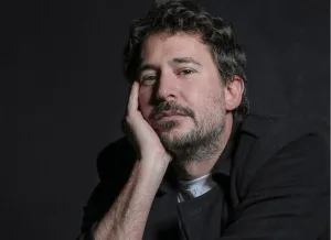 Una nueva producción de Netflix lo tiene al frente a Santiago Mitre, director de la multipremiada “Argentina, 1985”