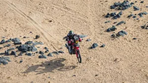 Rally Dakar: Benavides perdió el liderazgo en motos