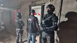 Policias en el lugar del crimen