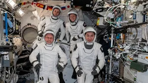 Nasa: una misión espacial volvió a Tierra por un problema de salud de un astronauta