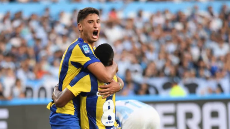 Alejo Véliz marcó el 2-0 de Central sobre Racing en Avellaneda