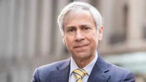 Nicolás Maduro contrató a Barry Pollack, el abogado que defendió a Julian Assange en Estados Unidos